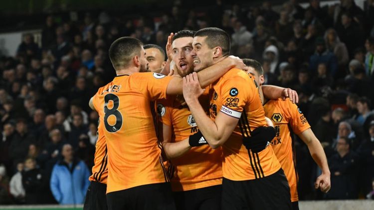 Σε… καραντίνα η Γουλβς – Έρχεται Ελλάδα και δεν θα μιλήσει πουθενά