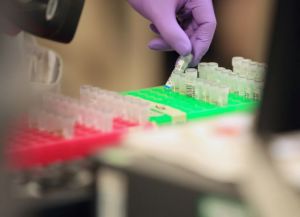 Πότε αναμένεται το εμβόλιο για τον κοροναϊό – Οι ερευνητικές προσπάθειες ανά τον κόσμο