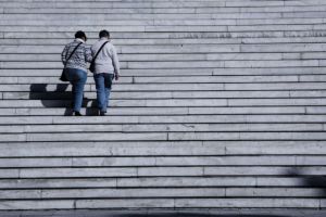 Κοροναϊός: Απαγορεύονται οι συναθροίσεις άνω των δέκα ατόμων – Πρόστιμο 1.000 ευρώ