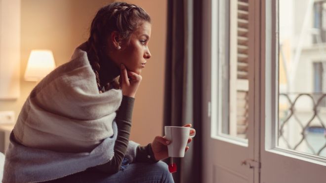 Στο «κόκκινο» μοναξιά και ψυχαναγκασμοί λόγω κοροναϊού