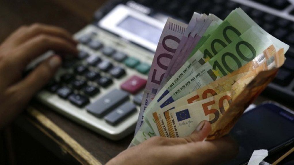 Αυξάνονται στα 50 ευρώ οι ανέπαφες συναλλαγές