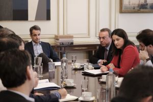 Κορωνοϊός : Έκτακτα μέτρα για την αντιμετώπιση της κατάστασης αποφάσισε η κυβέρνηση