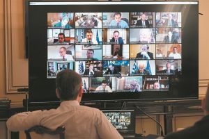 Τα σύμβολα και η ρελάνς