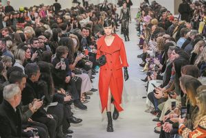 Ολες οι αποχρώσεις του κόκκινου…