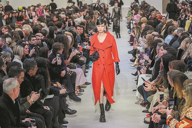 Ολες οι αποχρώσεις του κόκκινου…