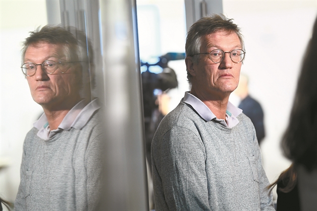 «Μίστερ Κορώνα»: Εθνικός ήρωας ή προδότης;