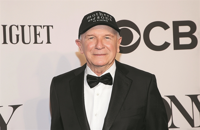 Κόντρα στα θεατρικά κλισέ