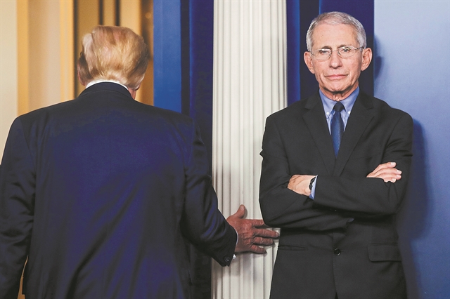 Δεκάδες χιλιάδεςπέθαναν άσκοπα λόγω του Τραμπ