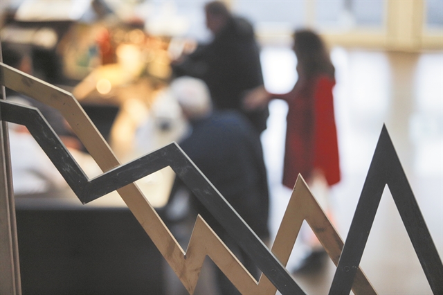 Ξανά στο κόκκινο το Χρηματιστήριο – Πιέσεις στις τράπεζες