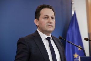 Πέτσας : Πιθανό να κάνουμε Πάσχα μακριά από τις εκκλησίες