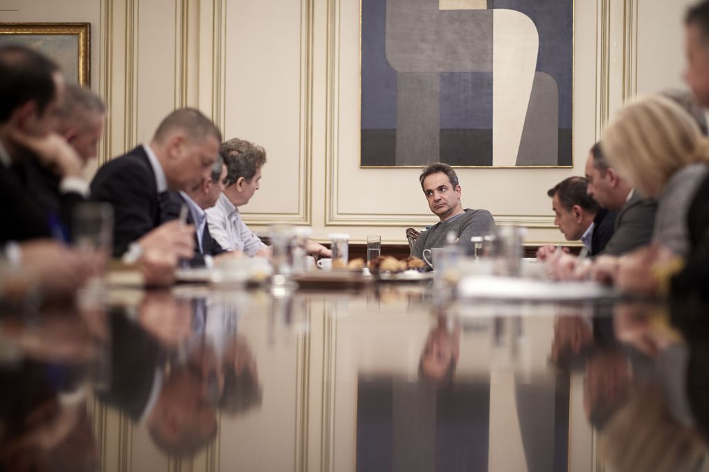 Ευρεία σύσκεψη στο Μαξίμου για τη φύλαξη των συνόρων