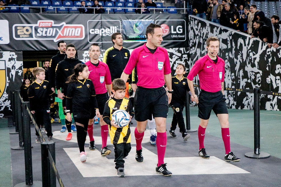 Απίστευτα πράγματα: Δεν βγαίνουν οι διαιτητές στο ΟΑΚΑ για το δεύτερο ημίχρονο του ΑΕΚ-Άρη!