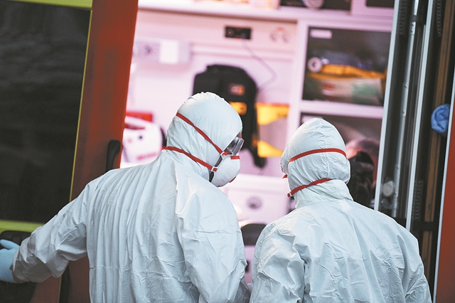 Μαζικά τεστ στους τουρίστες