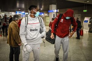 Ο Ολυμπιακός έφτασε στο Βερολίνο και τώρα ψάχνει τρόπο να επιστρέψει