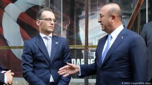 Προκλητικός ξανά ο Τσαβούσογλου: «Οι Έλληνες σκοτώνουν χωρίς δισταγμό πρόσφυγες»