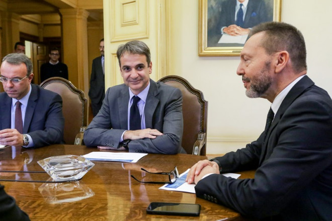 Συναγερμός για την οικονομία – Στο Μαξίμου ο Στουρνάρας