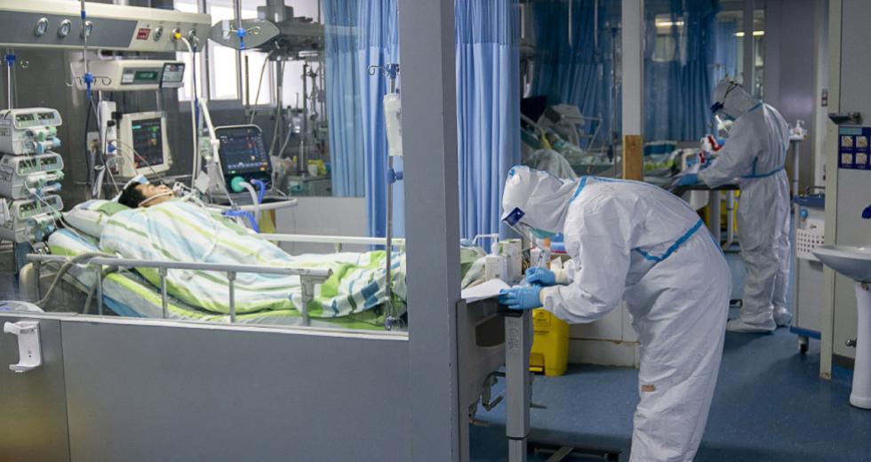 Μάχη δύο εβδομάδων για να μπει φρένο στη διασπορά του κοροναϊού