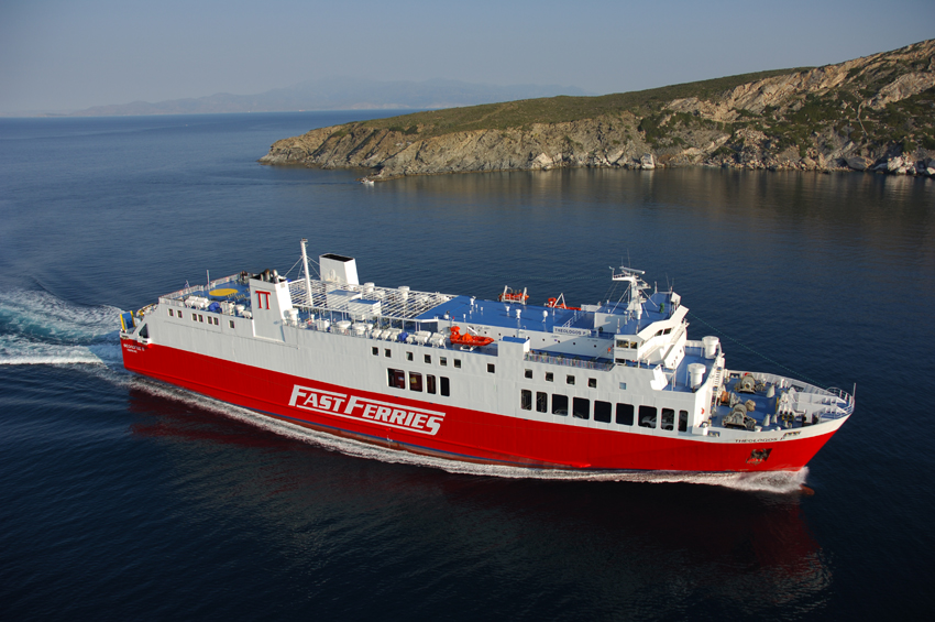 Κοροναϊός : Ύποπτα συμπτώματα σε ναυτικό του πλοίου «ΘΕΟΛΟΓΟΣ Π»