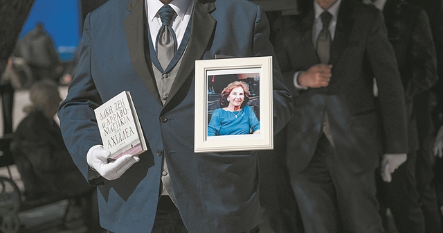 «Μια ηρωίδα που πατούσε στη γη»