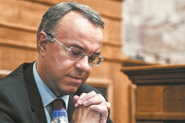 Πόσο αντέχουν τα κρατικά ταμεία στα… κόκκινα