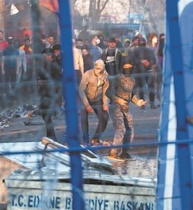 «Υβριδικός πόλεμος» στα σύνορα με fake news