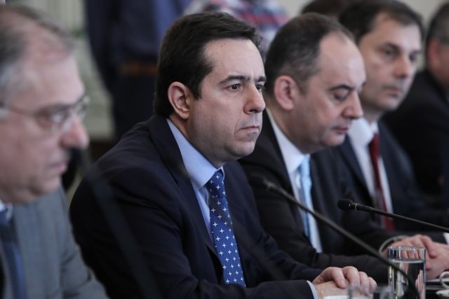 Μηταράκης : Με τροπολογία φεύγουν άμεσα από τα νησιά 2.000 πρόσφυγες