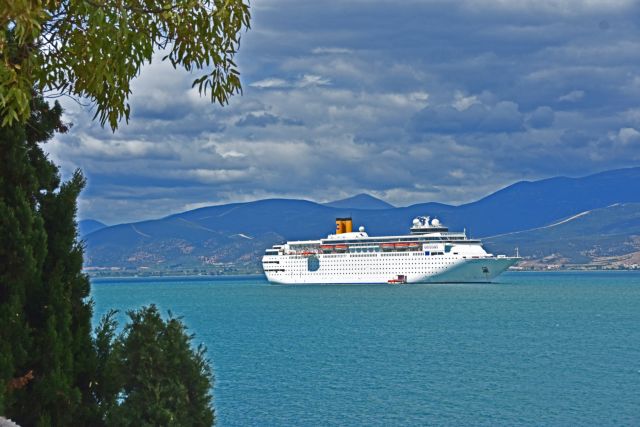 Κορωναϊός: Στο «μικροσκόπιο» 1.500 επιβάτες κρουαζιερόπλοιου που έδεσε στο Ηράκλειο