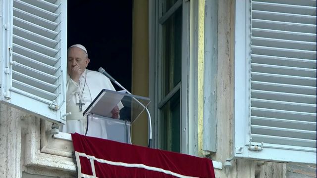 Δεν νοσεί από κορωνοϊό ο Πάπας Φραγκίσκος