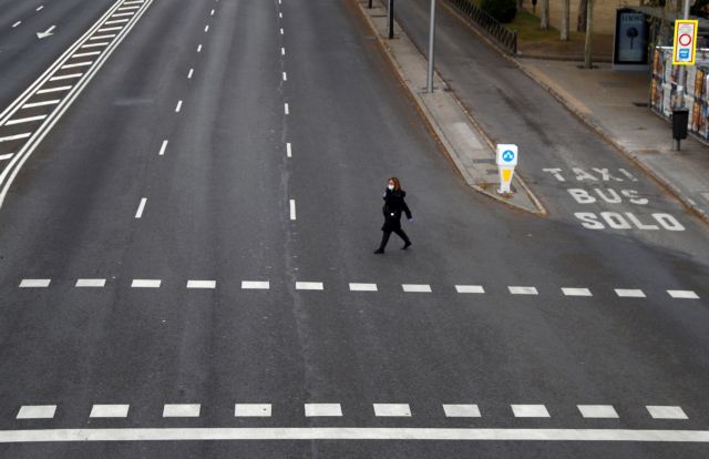 Κοροναϊός – Ισπανία: Επιβράδυνση με 1.000 νέα κρούσματα σε μία μέρα – Στους 297 οι νεκροί