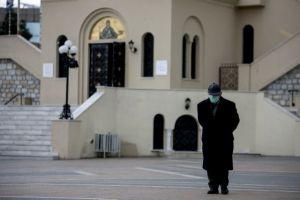 Στο ΣτΕ τέσσερις δικηγόροι κατά των μέτρων που ελήφθησαν για τις εκκλησίες