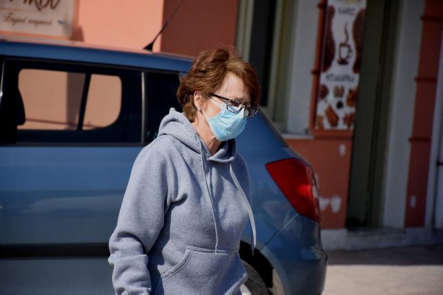 Περιφέρεια Αττικής: 70.000 μάσκες σε δήμους, ΕΛ.ΑΣ. και στον ΙΣΑ