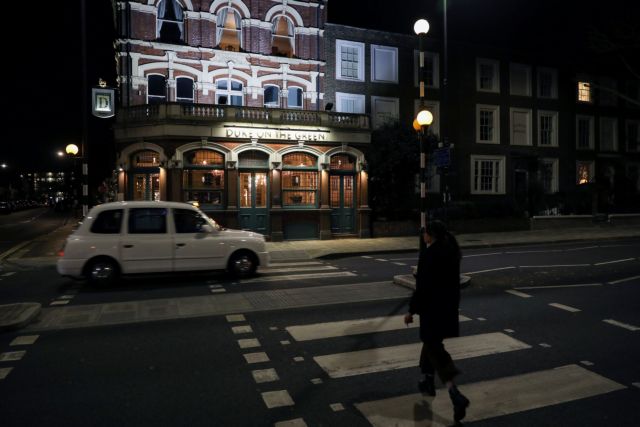 Κοροναϊός στη Βρετανία: Προς εξαγγελία οικονομικού πακέτου για τις πληγείσες επιχειρήσεις