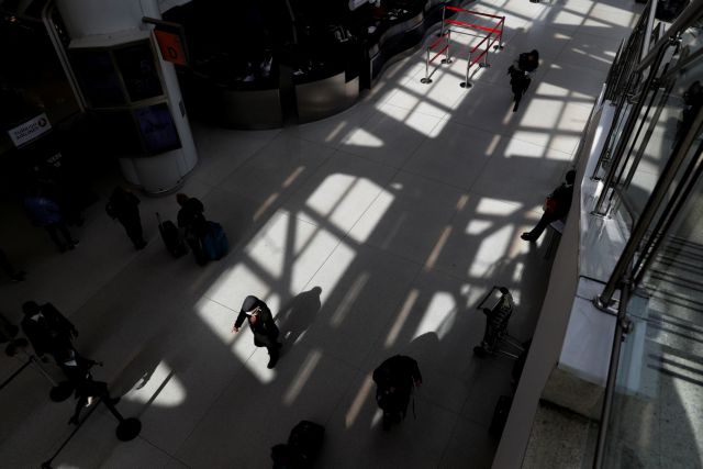 Η κυβέρνηση Τραμπ εξετάζει έκτακτο πακέτο οικονομικών μέτρων