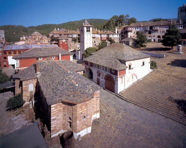 Κοροναϊός : Σε καραντίνα 50 συνταξιδιώτες του αγιορείτη μοναχού που νοσεί