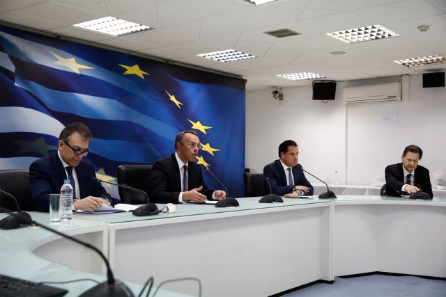 Θα καταβληθεί αργότερα σε όλους το δώρο Πάσχα – Αναστέλλονται για τρεις μήνες οι δόσεις στις τράπεζες