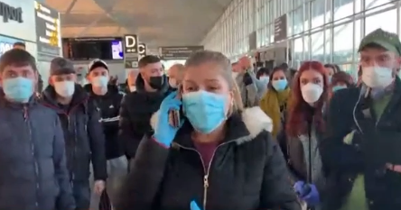 Οδηγίες της ελληνικής πρεσβείας για τους εγκλωβισμένους στο αεροδρόμιο Stansted