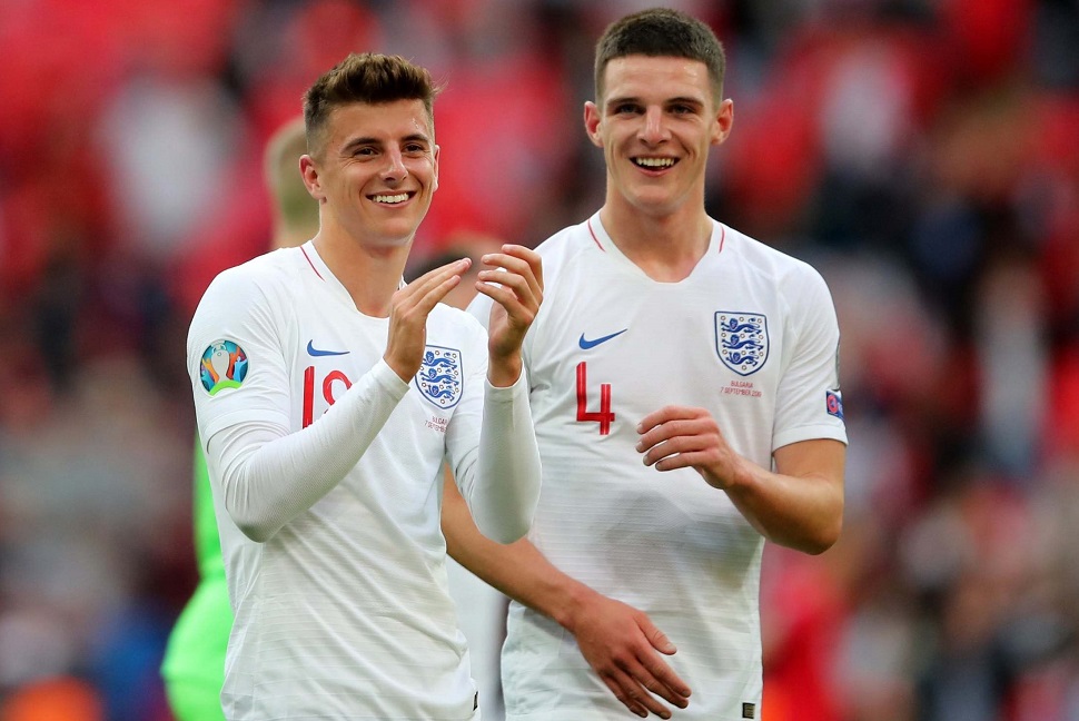 «Ηλίθιοι»: Οργή στην Αγγλία για Μάουντ και Ράις – Εσπασαν την καραντίνα για να παίξουν μπάλα με φίλους τους!