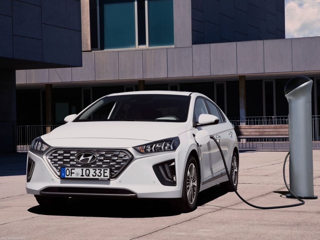 Hyundai: Το πρόγραμμα εξηλεκτρισμού, το υβριδικό Κona και τα 25 μοντέλα που μπαίνουν στην πρίζα