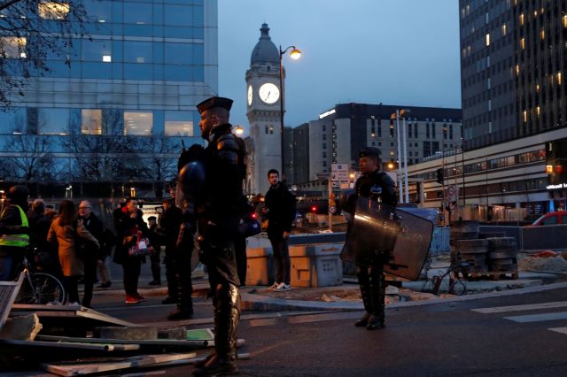 Πυροβολισμοί σε τζαμί στο Παρίσι