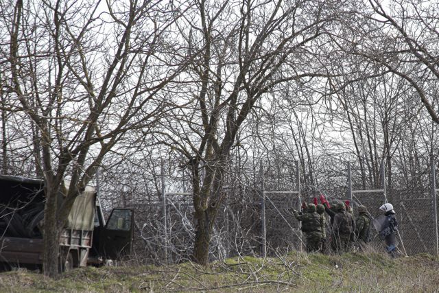 Spiegel: Η Ελλάδα εξασφαλίζει τα εξωτερικά σύνορα της ΕΕ