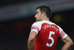 Παπασταθόπουλος: Ενδέχεται να φύγει από το «Εμιρέιτς» εάν δεν τον αξιοποιεί ο Αρτέτα