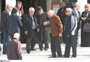 Η ερυθρόλευκη οικογένεια αποχαιρέτησε τον Λεωνίδα Θεοδωρακάκη