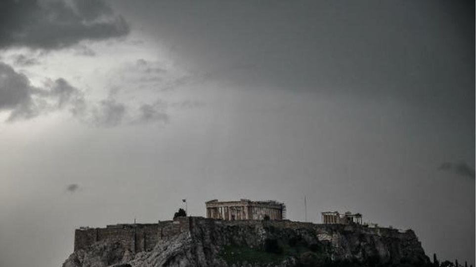 Καιρός: Συννεφιά με τοπικές βροχές την Τετάρτη