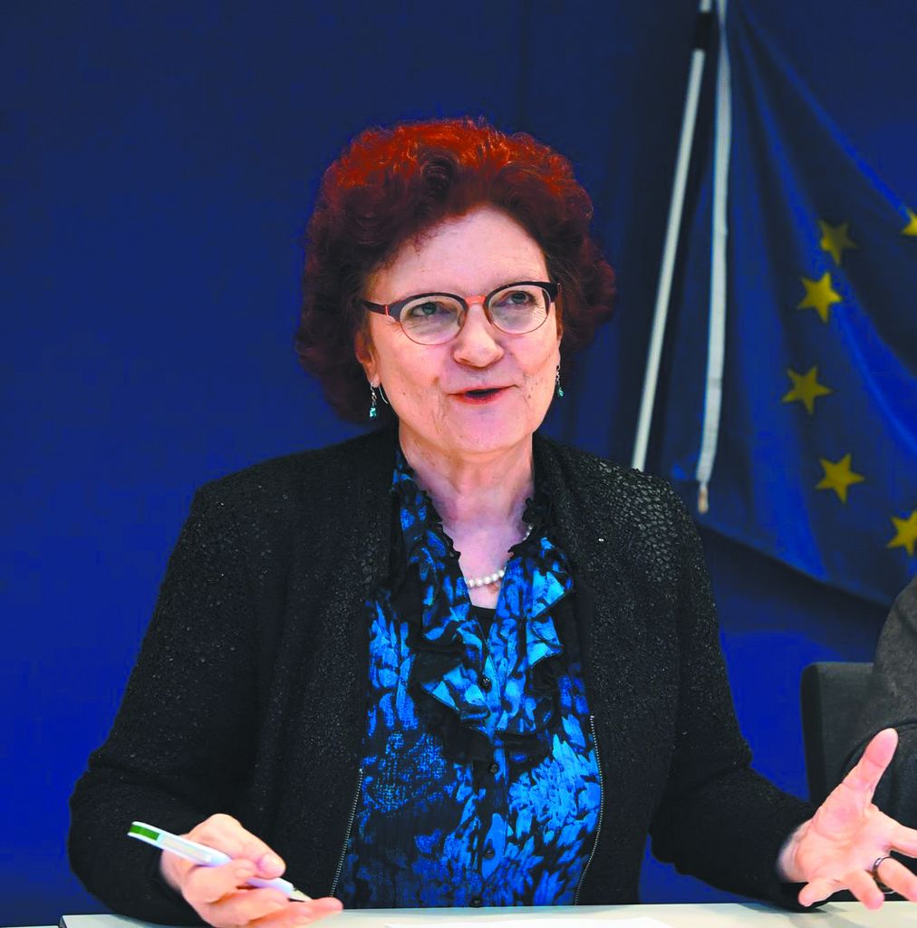 Απαιτούνται ισχυρά μέτρα για να μειωθεί ο αριθμός των νέων μολύνσεων