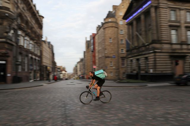 «Βόμβα» από την Οξφόρδη – Ίσως έχει προσβληθεί το 50% των Βρετανών