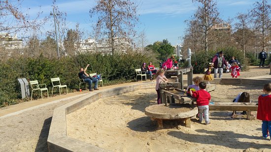 Συμπέρασμα-βόμβα: Τα προβλήματα δεν αφήνουν τους Ελληνες να κάνουν περισσότερα παιδιά