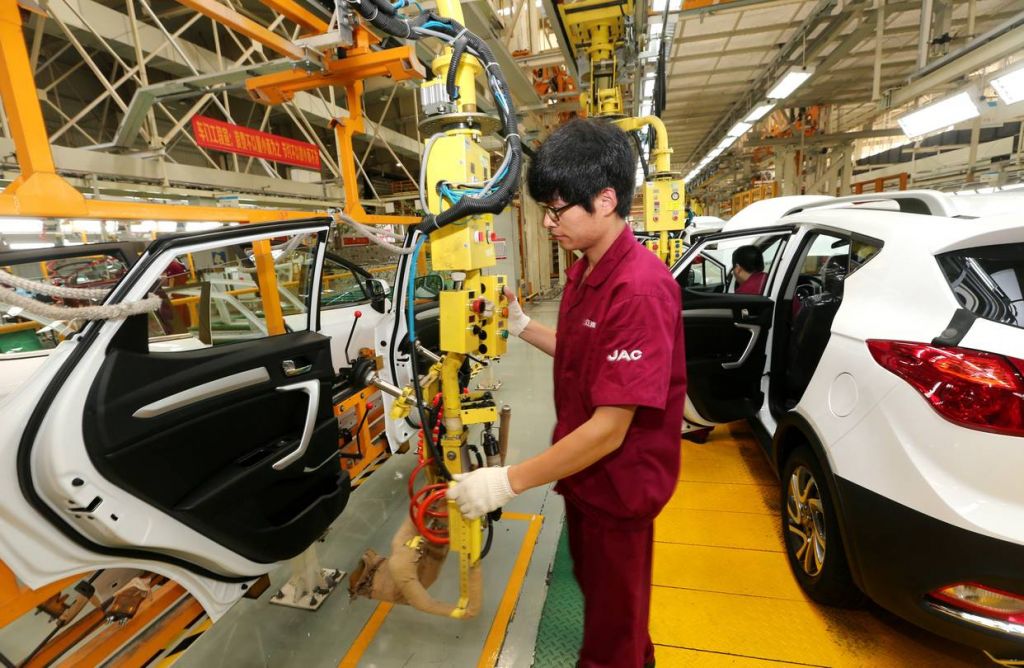 Ξεκινούν την παραγωγή αυτοκινήτων στην Κίνα μετά τον κορονοϊό
