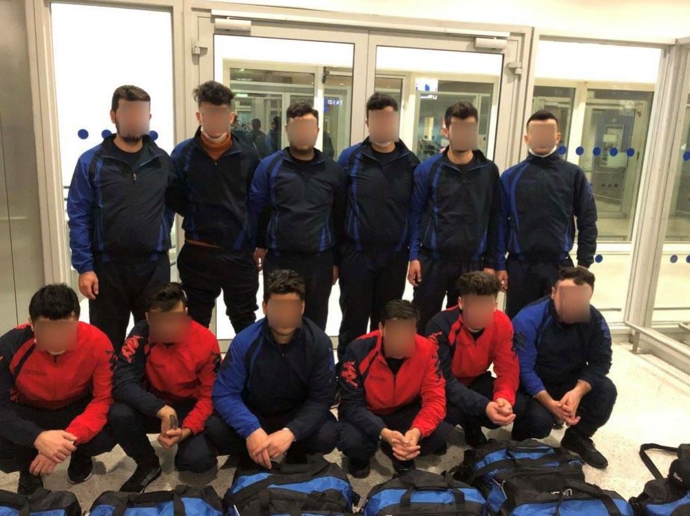 Σύροι υποδύθηκαν τους παίκτες ομάδας χάντμπολ για να ταξιδέψουν στο εξωτερικό