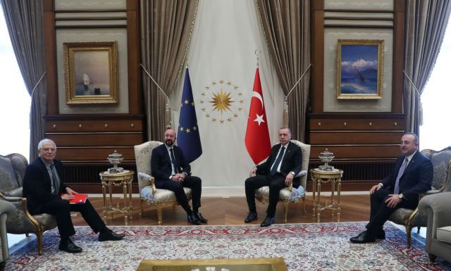 Τουρκία : Αρνείται ότι χρησιμοποιεί τους πρόσφυγες ως εργαλείο πολιτικού εκβιασμού