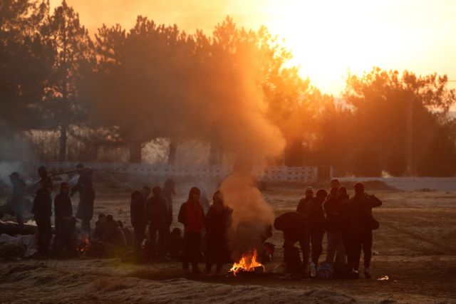 Τι ισχύει τελικά με το βίντεο που δείχνει ότι βάζουν τα παιδιά πάνω από φωτιές για να δακρύσουν